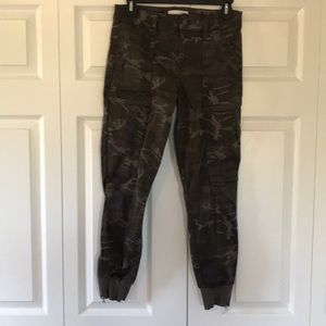 Level 99 camo joggers